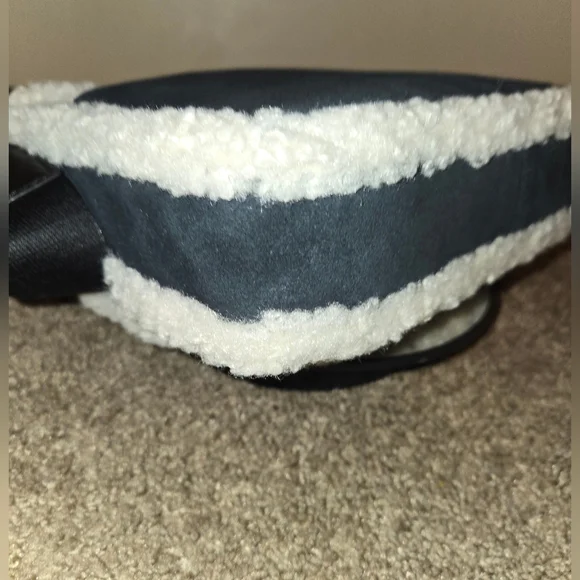 NWT Michael Kors Bradshaw Suede & Faux Shearling Messenger Bag - Picture 11 of 14